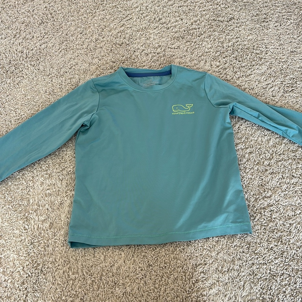 Vineyard vines kids long sleeve 4T performance tee.